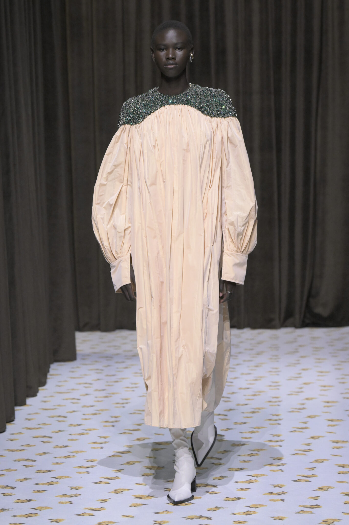 Все о показе Jil Sander, весна-лето 2025 - Новости Viled.kz - фото 15
