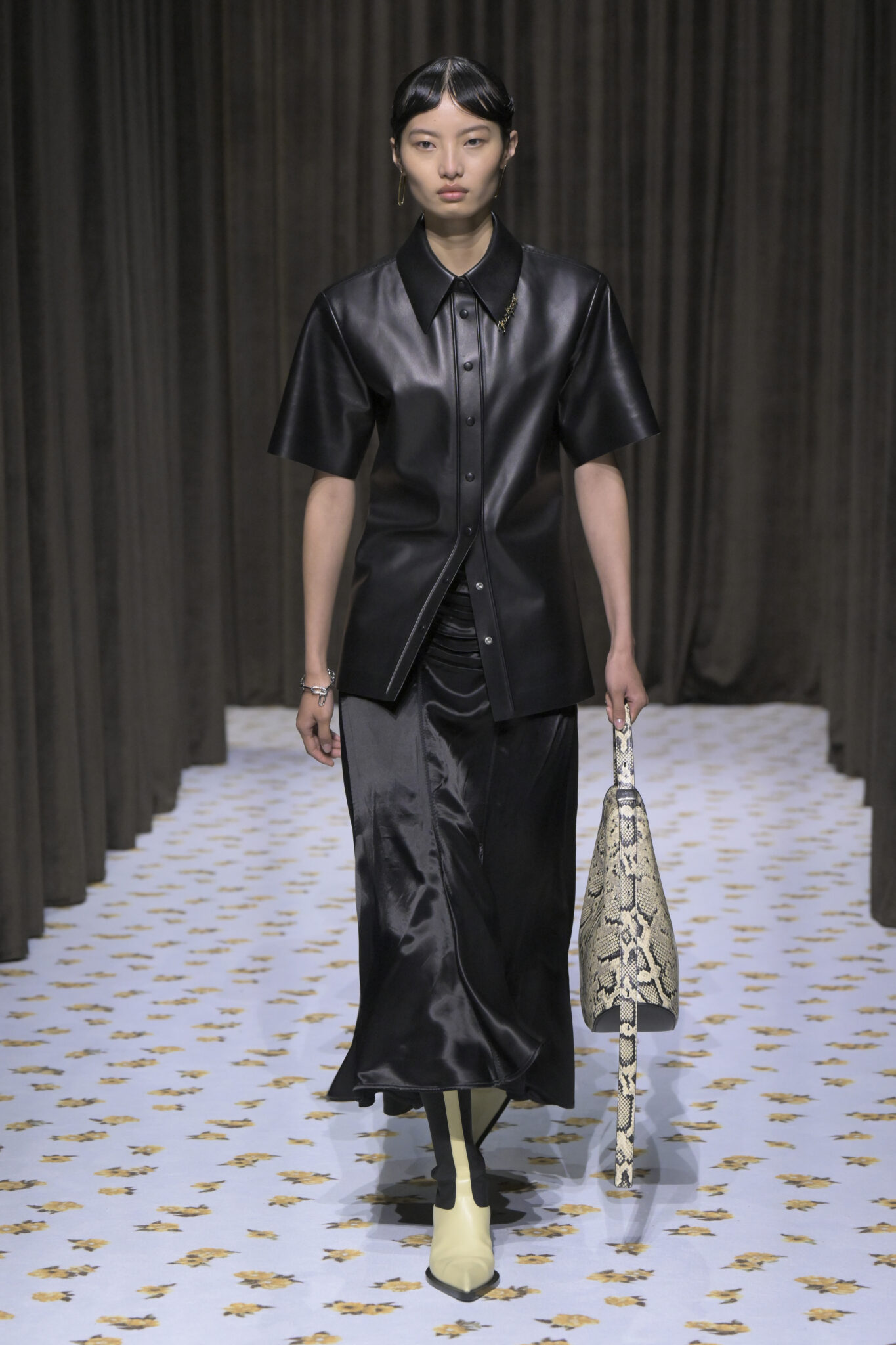 Все о показе Jil Sander, весна-лето 2025 - Новости Viled.kz - фото 7