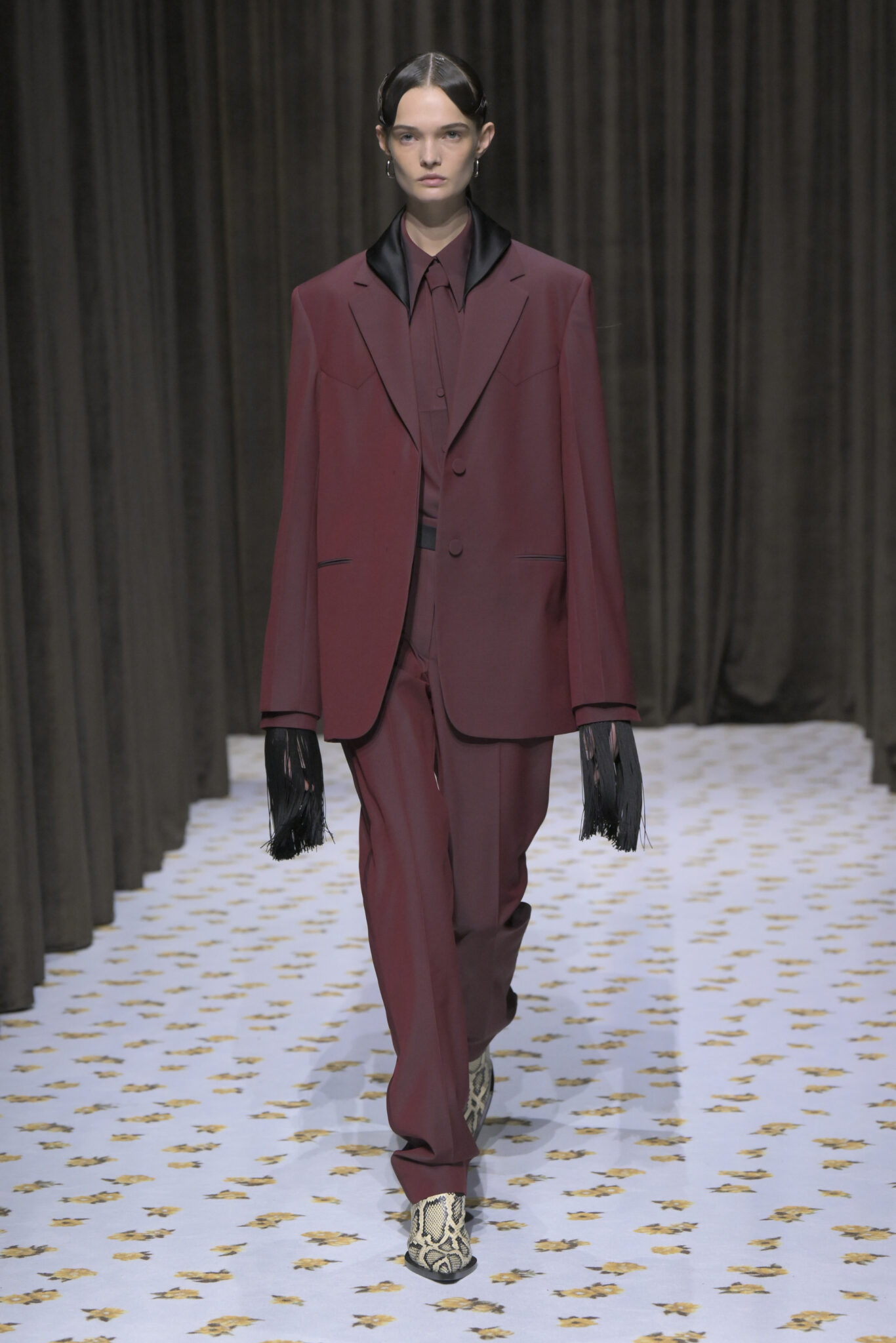 Все о показе Jil Sander, весна-лето 2025 - Новости Viled.kz - фото 2
