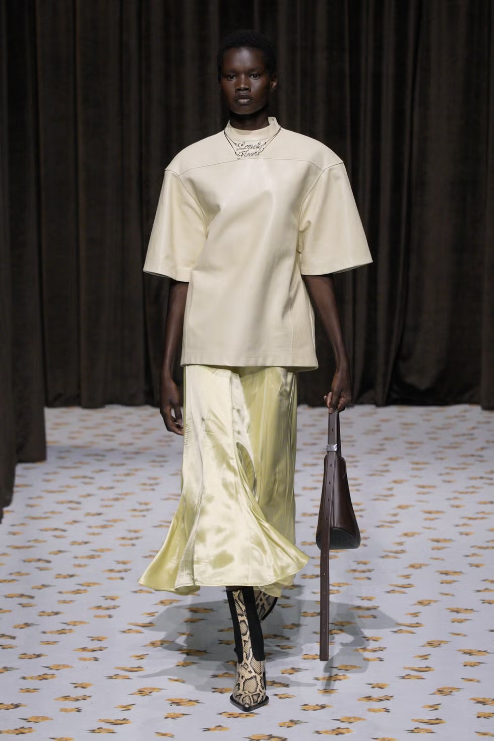 Все о показе Jil Sander, весна-лето 2025 - Новости Viled.kz - фото 20