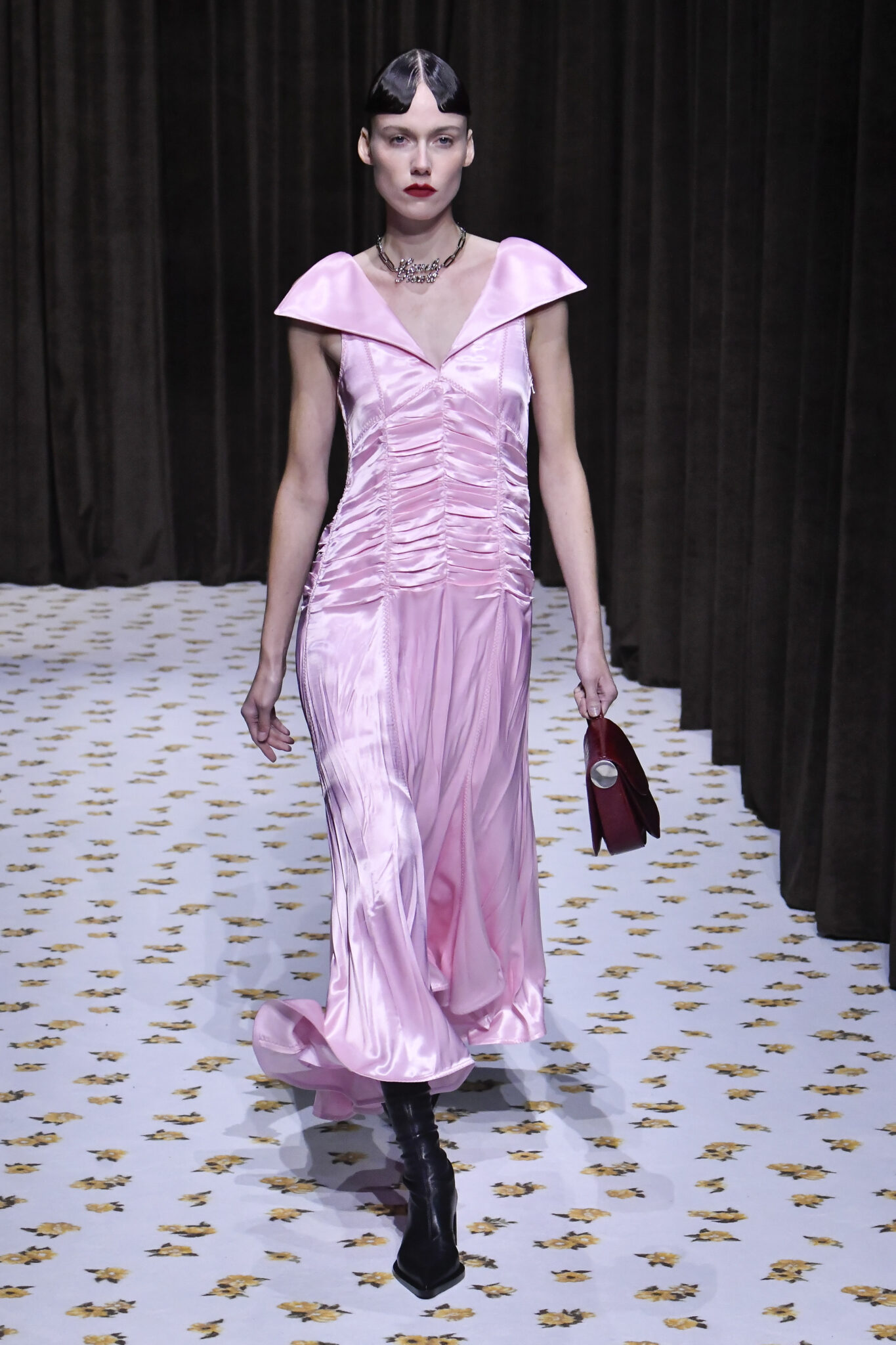 Все о показе Jil Sander, весна-лето 2025 - Новости Viled.kz - фото 13