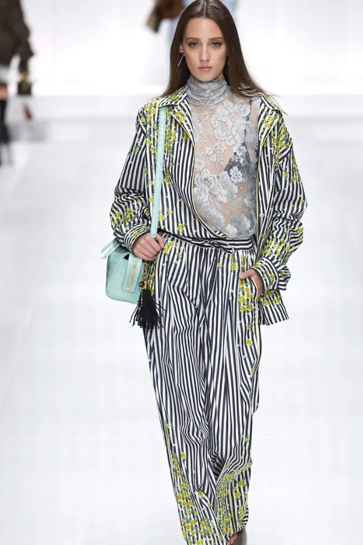 Spring/Summer 2026 Trend: Light Blue and Blue Bags - News Viled.kz - image 2